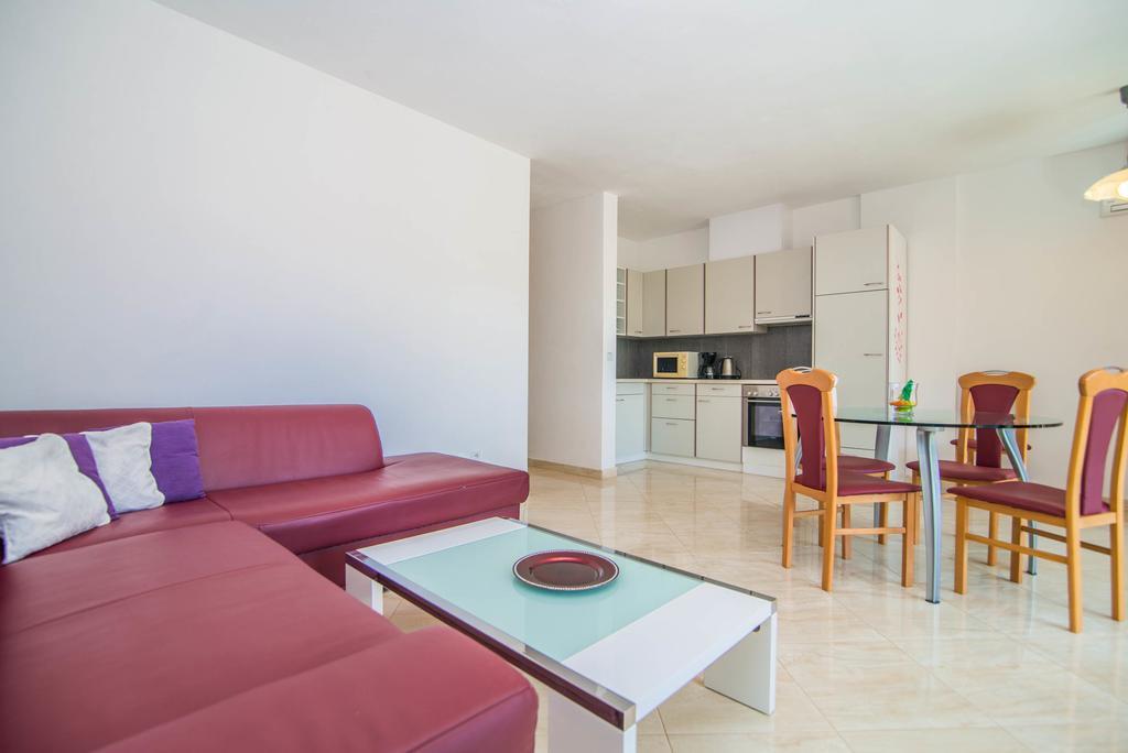 Apartment Una 2 Пула Екстериор снимка