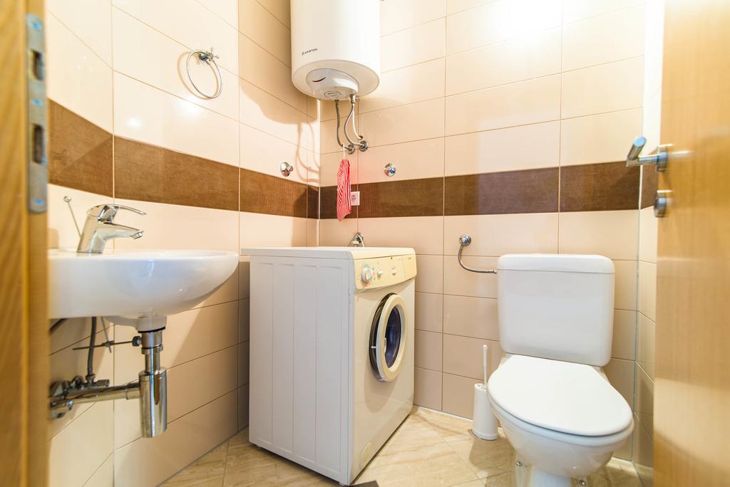 Apartment Una 2 Пула Екстериор снимка
